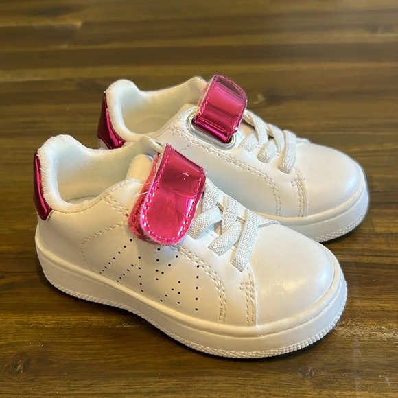 Steve Madden Sneakers Pink white Metallic 5C Slip On - Picture 1 of 5